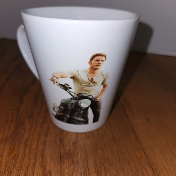 Chris Pratt Coffee Mug Standard Size Jurassic World Picture - Picture 1 of 5